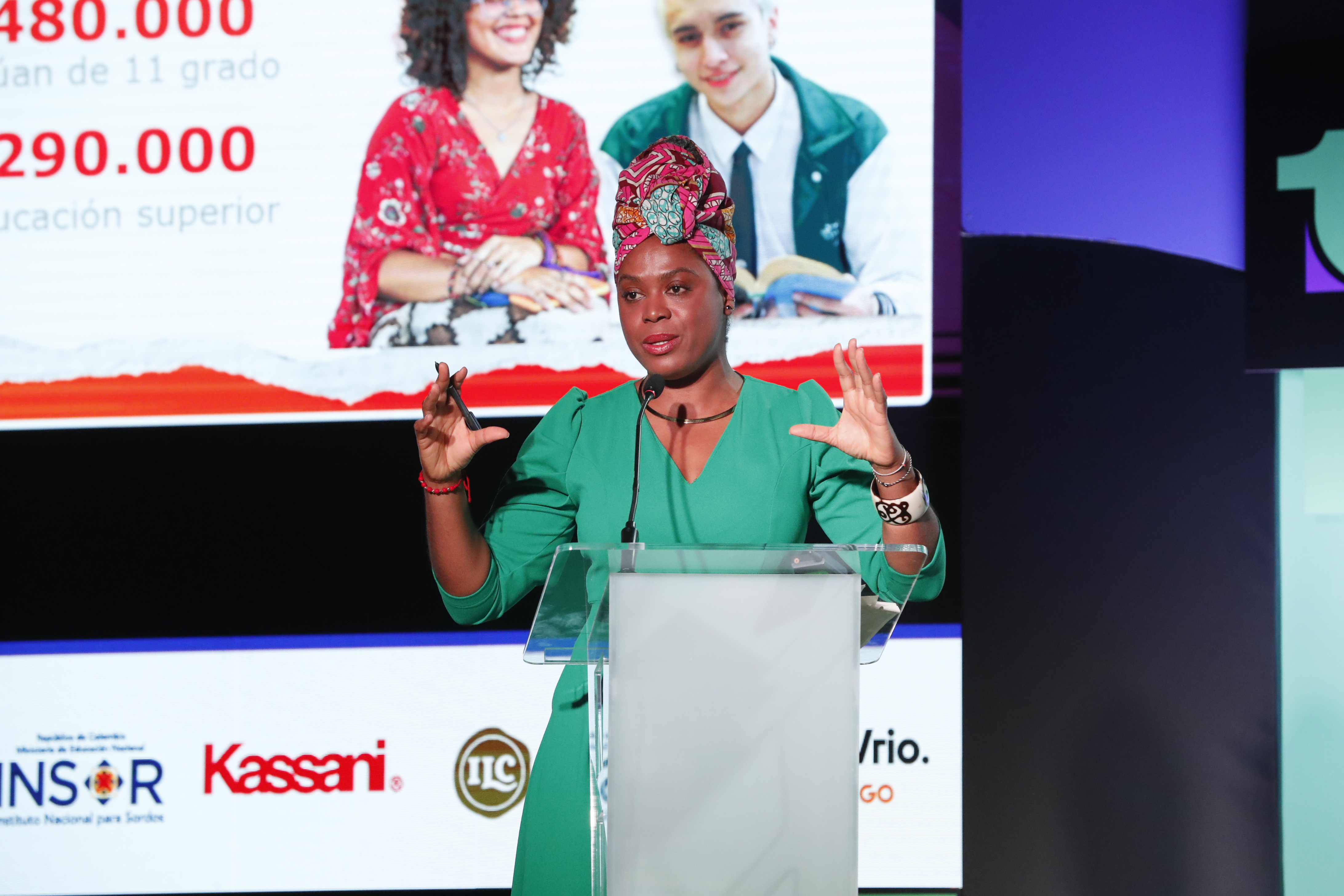 Aurora Vergara, Ministra de Educación