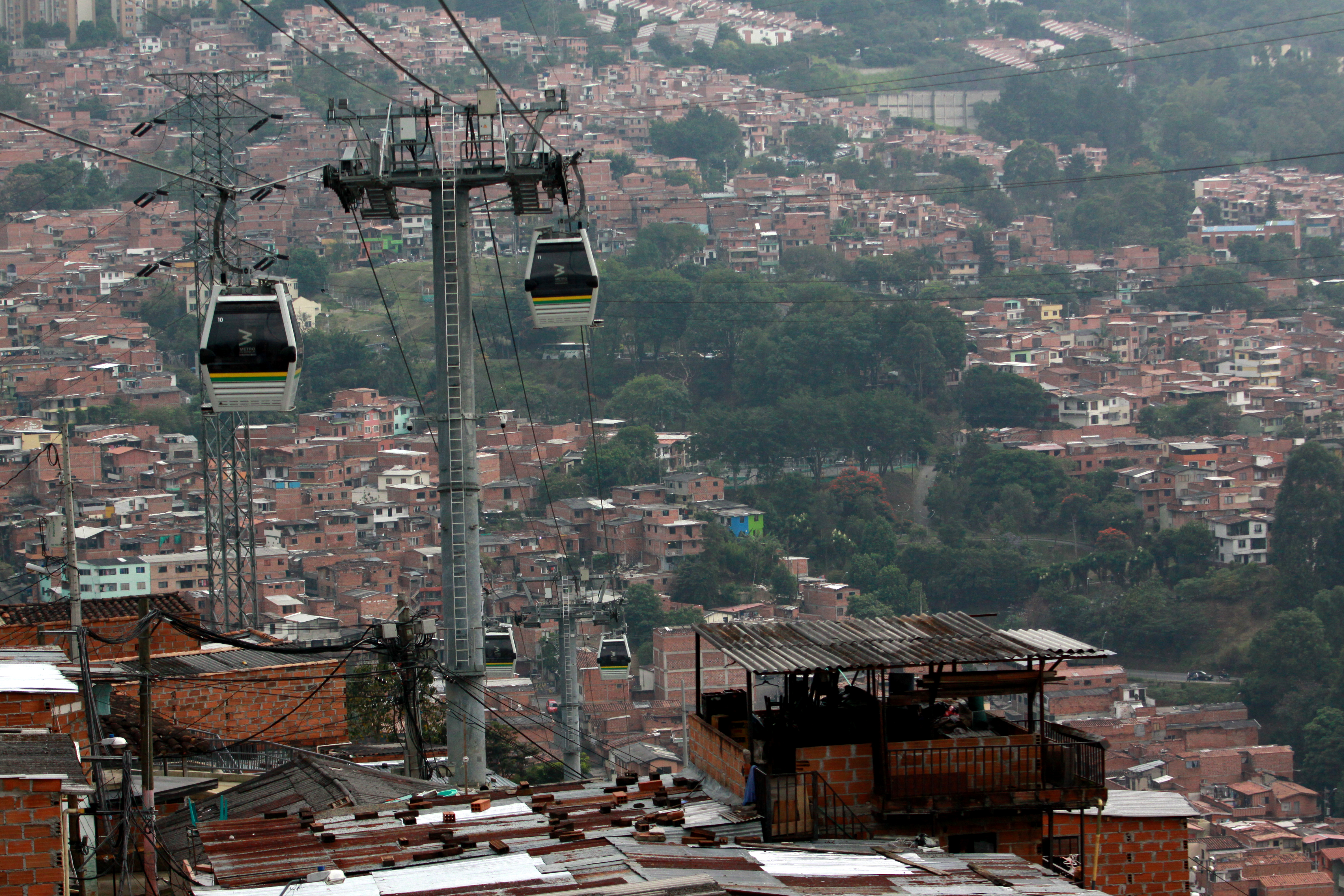 Medellín Antioquia Barrio la SierraOriente de MedellínPandillas Jovenes Calles Urbano GuerraFronteras invisiblesMuertes Educacion Revista Semana 20 de abril de 2018Fotos: Pablo Andrés Monsalve Mesa