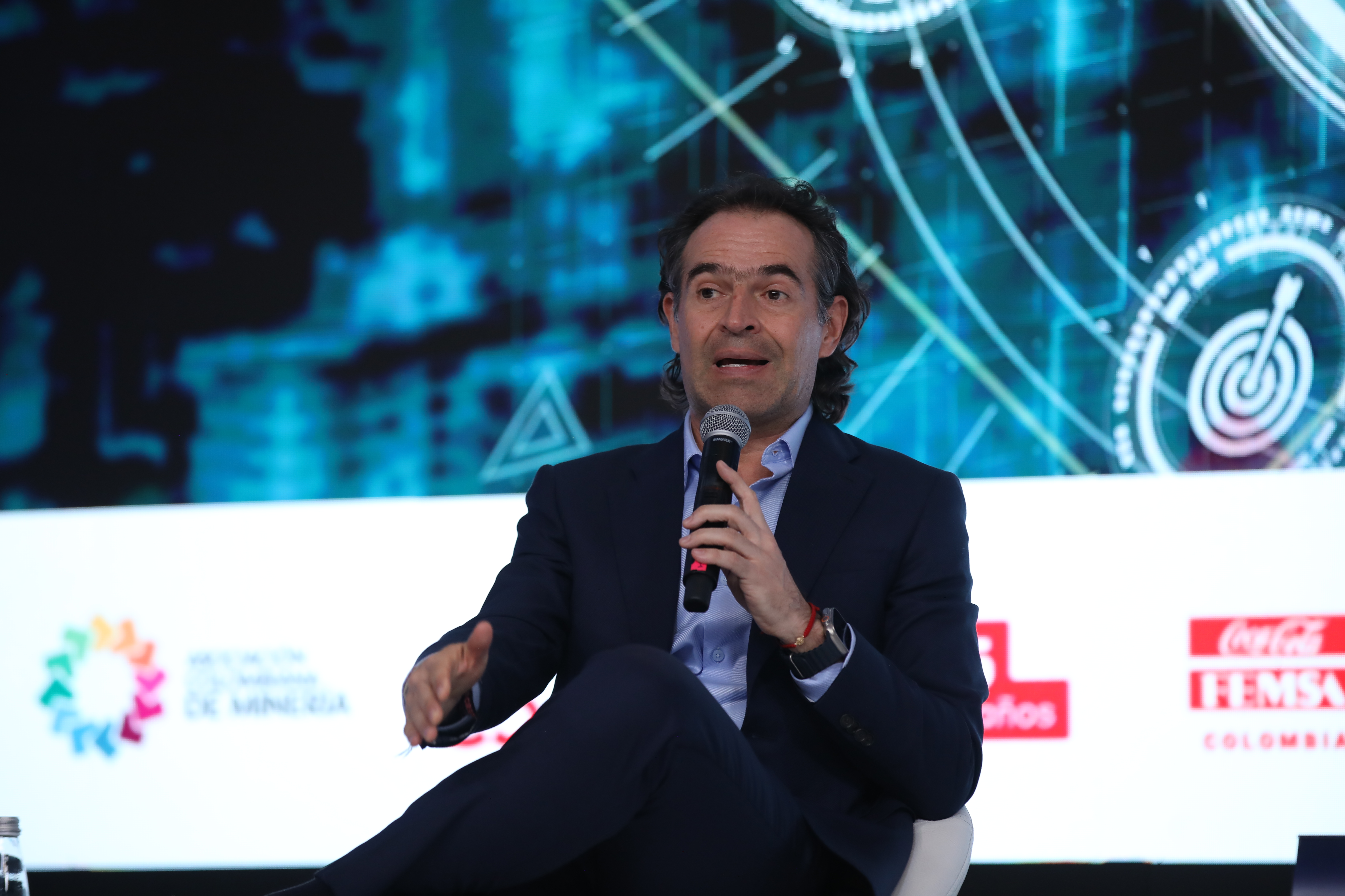 Panel. ¿CÓMO HACER DE COLOMBIA UN PAÍS MÁS COMPETITIVO?
Federico Gutiérrez, alcalde de la ciudad de Medellín
.