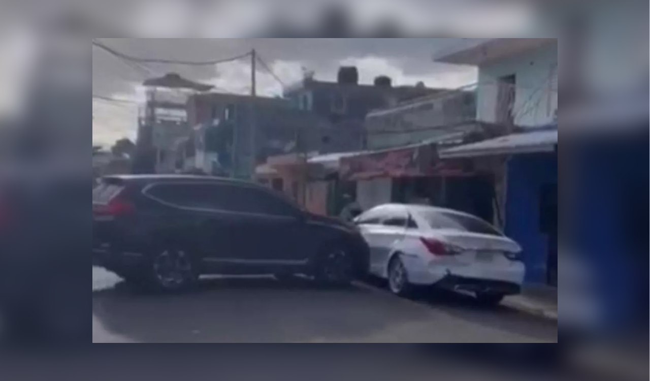 El acto de la mujer cuestionó la violencia de género hacía los hombres.