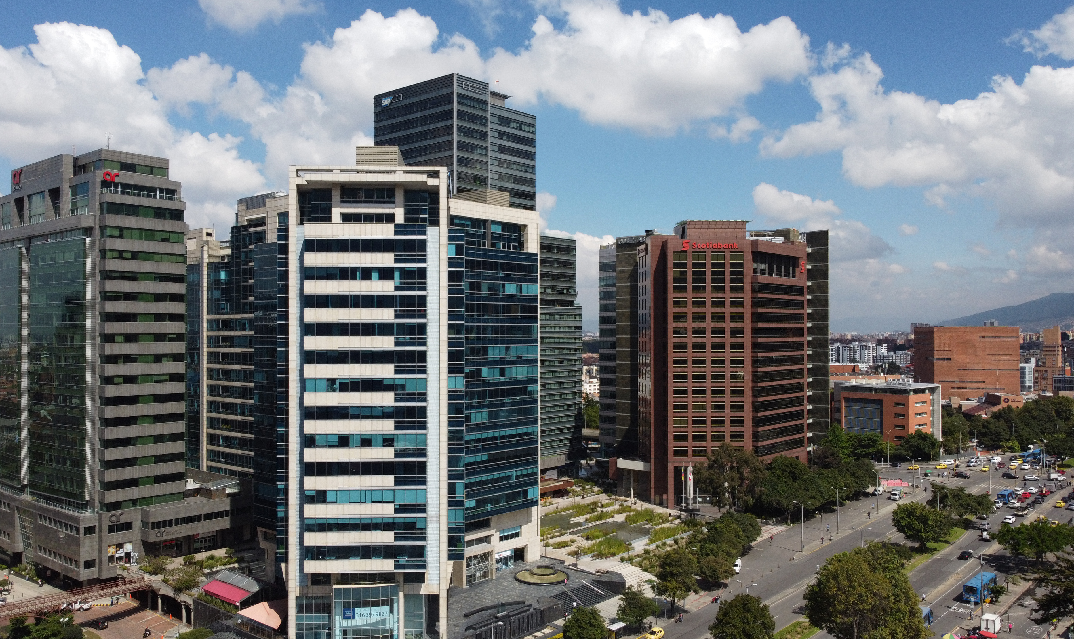 Panoramica norte de Bogotá 
Centro empresarial Teleport
Localidad de Usaquén