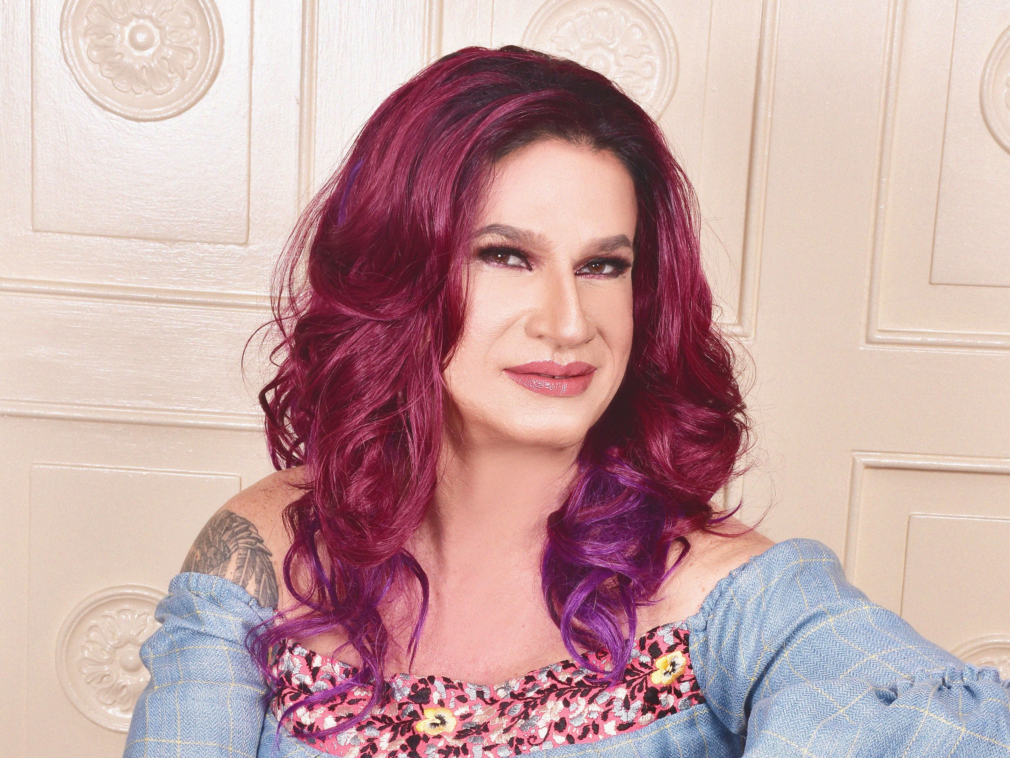 Brigitte Baptiste menciona nuestra “condición ciborg” para hablar sobre el papel de la tecnología en nuestras vidas cotidianas.