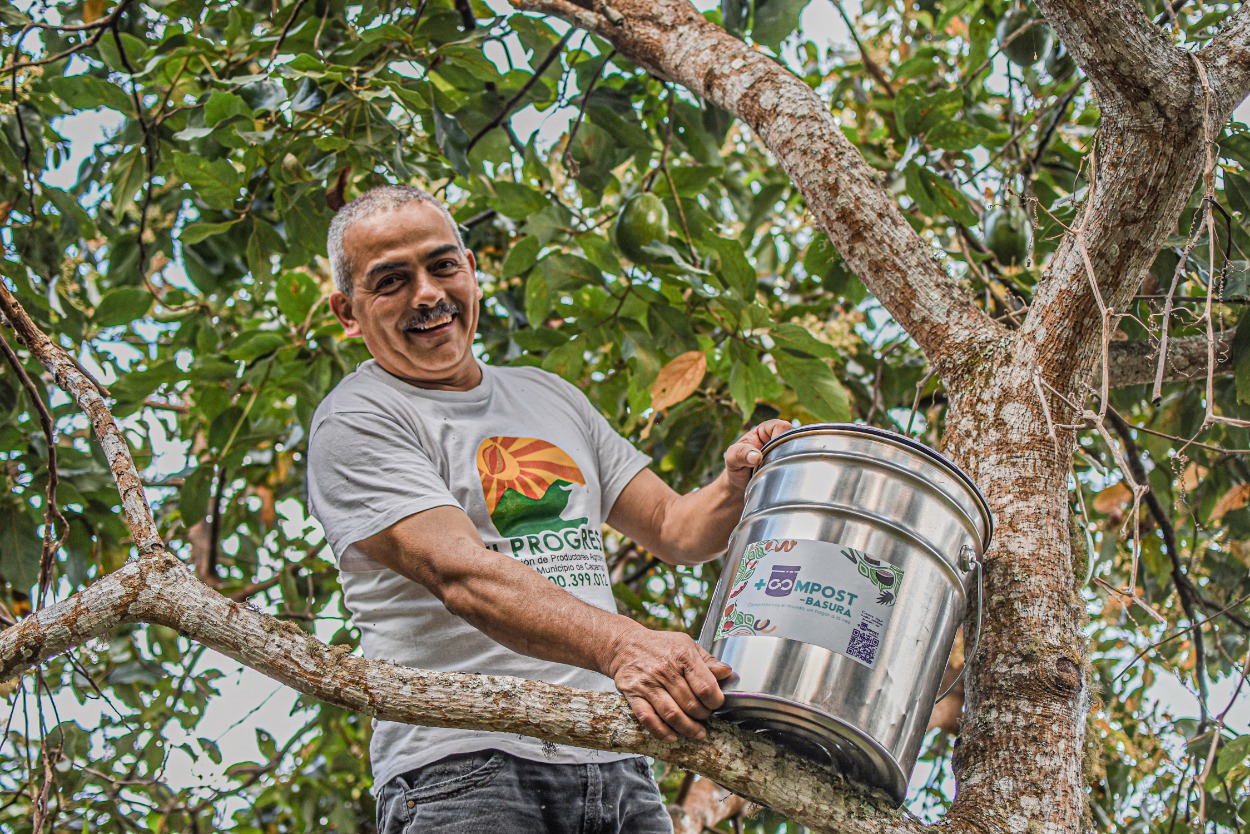 En Colsubsidio entienden la sostenibilidad como las iniciativas y acciones que promueven y se gestionan dentro del buen gobierno corporativo, el talento humano, la conservación del medioambiente, la solidez financiera y el desarrollo humano integral.