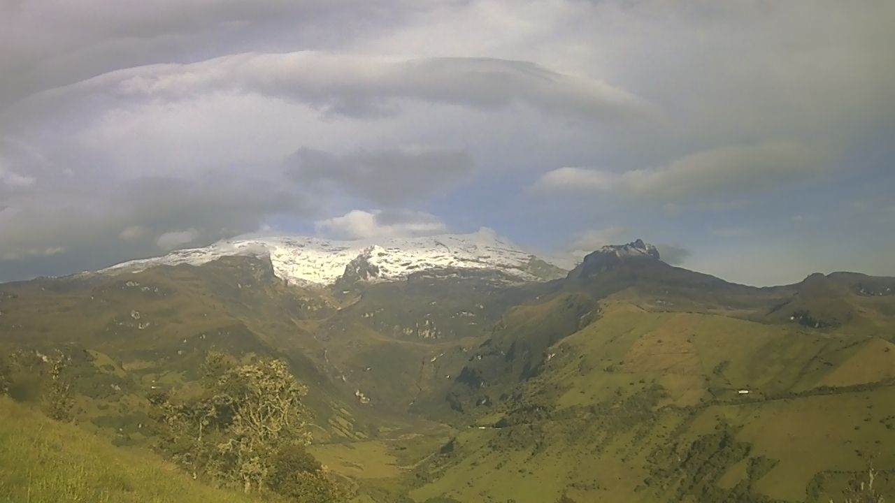 El volcán sigue en nivel de actividad naranja