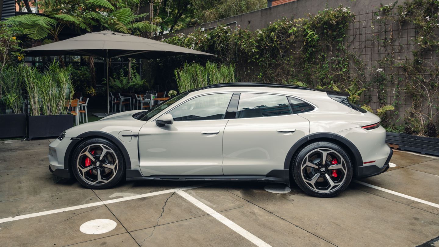 El Porsche Taycan 4S Cross Turismo.