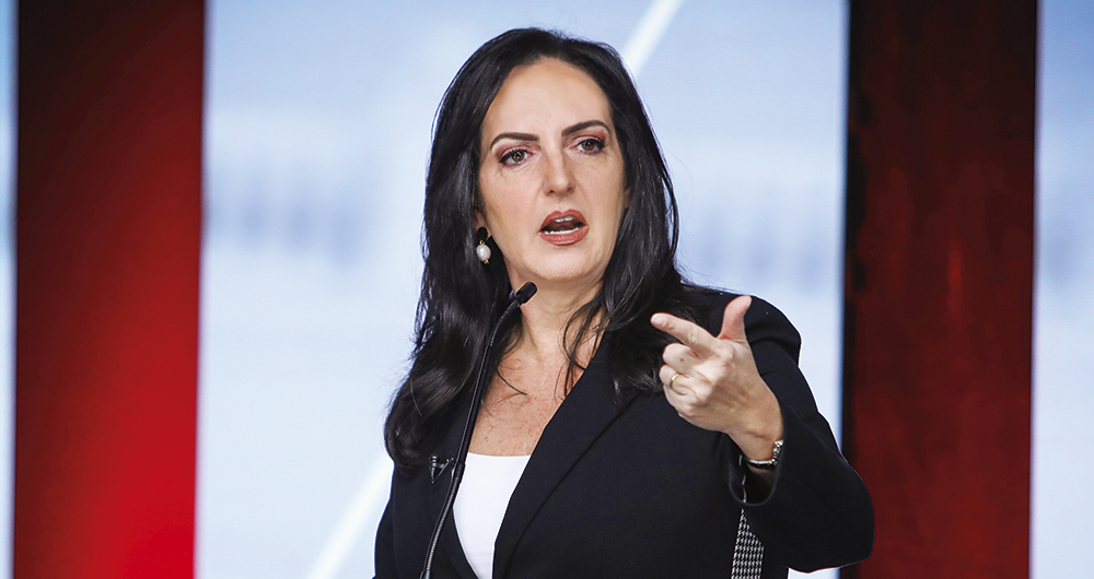    Es probable que hoy, María Fernanda Cabal sea la senadora colombiana mejor relacionada internacionalmente con sus afines políticos, con contactos en Brasil, España y Estados Unidos. 