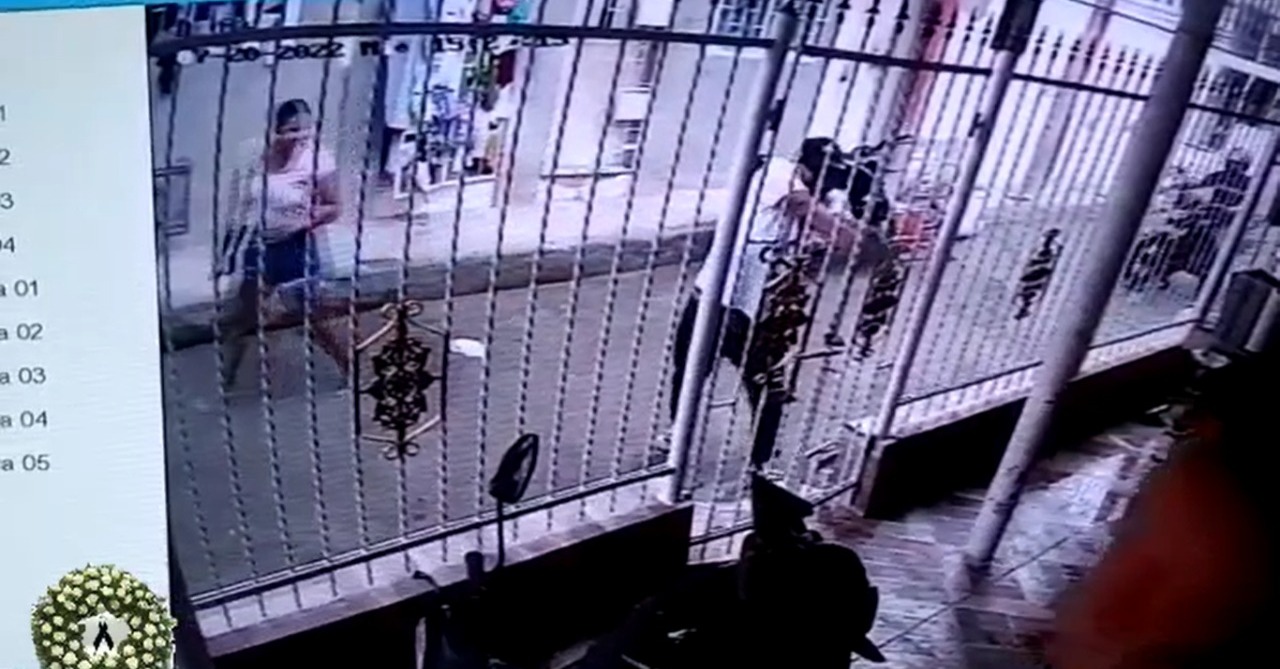 La policía se encuentra realizando las investigaciones pertinentes, de acuerdo a los vídeos de seguridad de la zona.