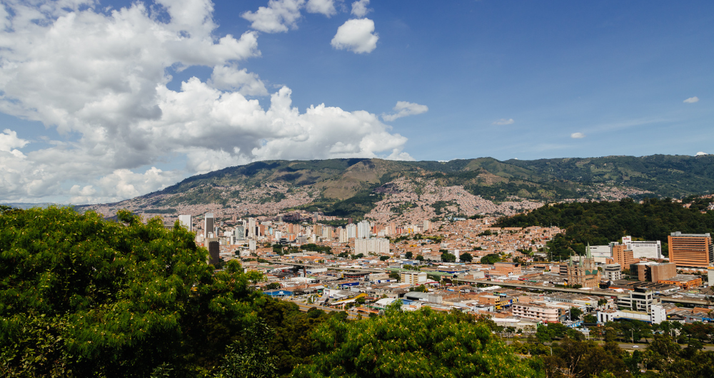 El certificado solo aplica para la ciudad de Medellín.