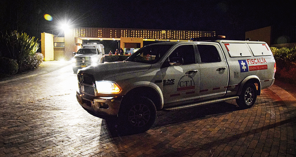 Esta es la carta que SEMANA reveló en exclusiva y que supuestamente fue dejada por Mauricio Leal. Un equipo de investigadores del CTI es el encargado de la investigación por la muerte del famoso estilista y su mamá. 