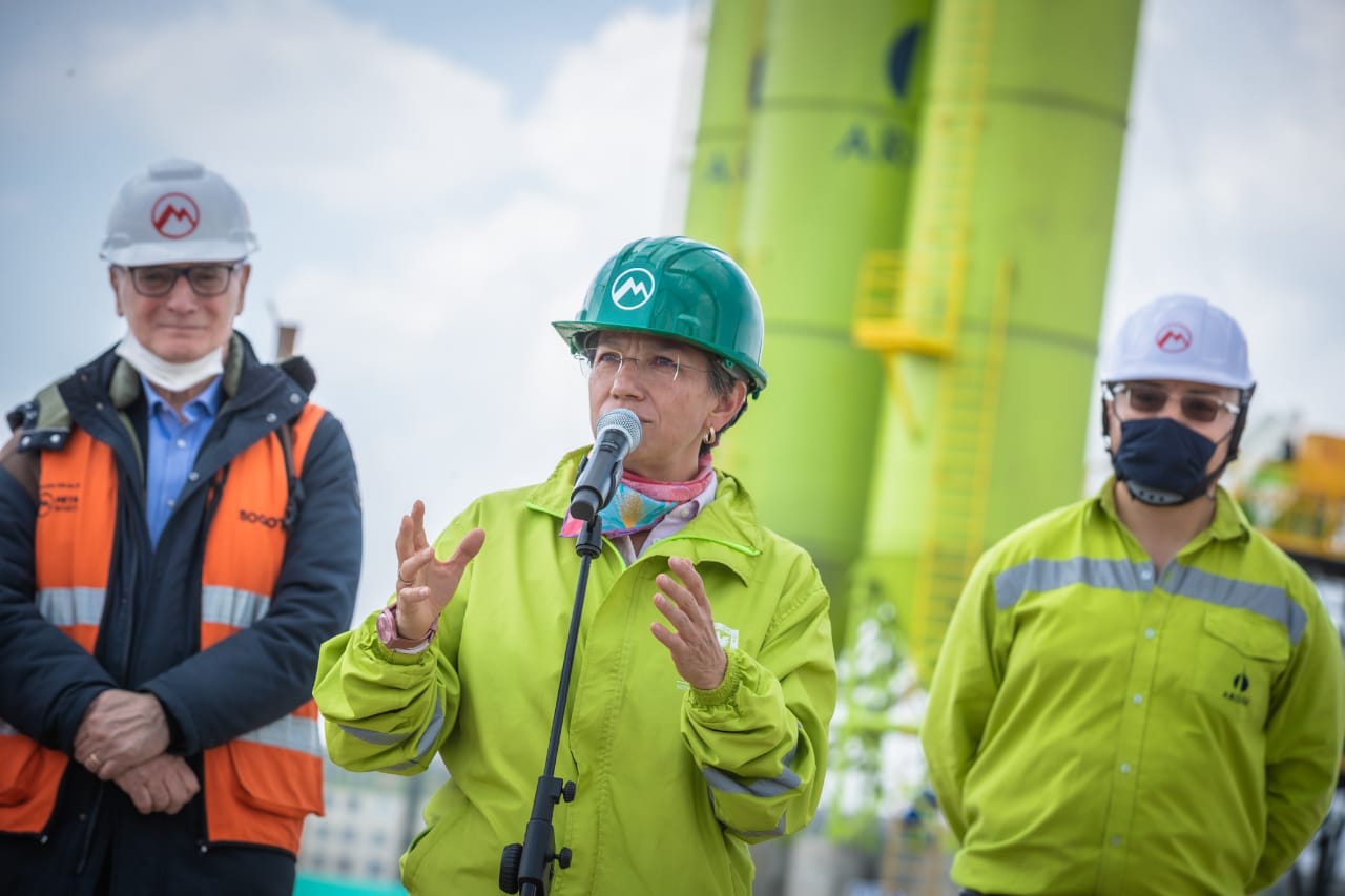 Alcaldesa de Bogotá, Claudia López, inspeccionó el avance de las obras en el patio taller de la primera línea del metro de Bogotá.