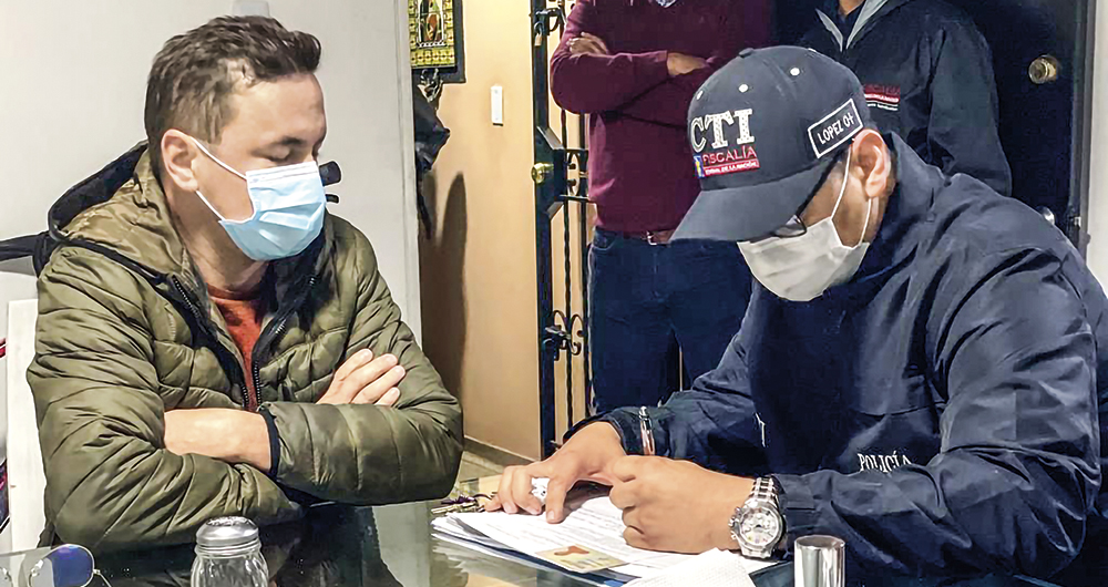  Desde el principio, Jhonier Leal era el principal sospechoso del homicidio de su hermano Mauricio y de su mamá, Marleny Hernández. Fue capturado y, aunque trató de negarlo, las pruebas lo condenaron.