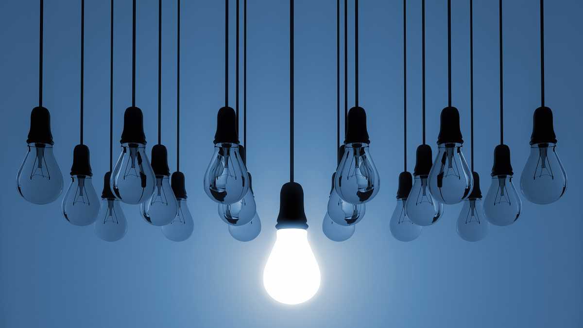 Bombillos apagados y uno encendido