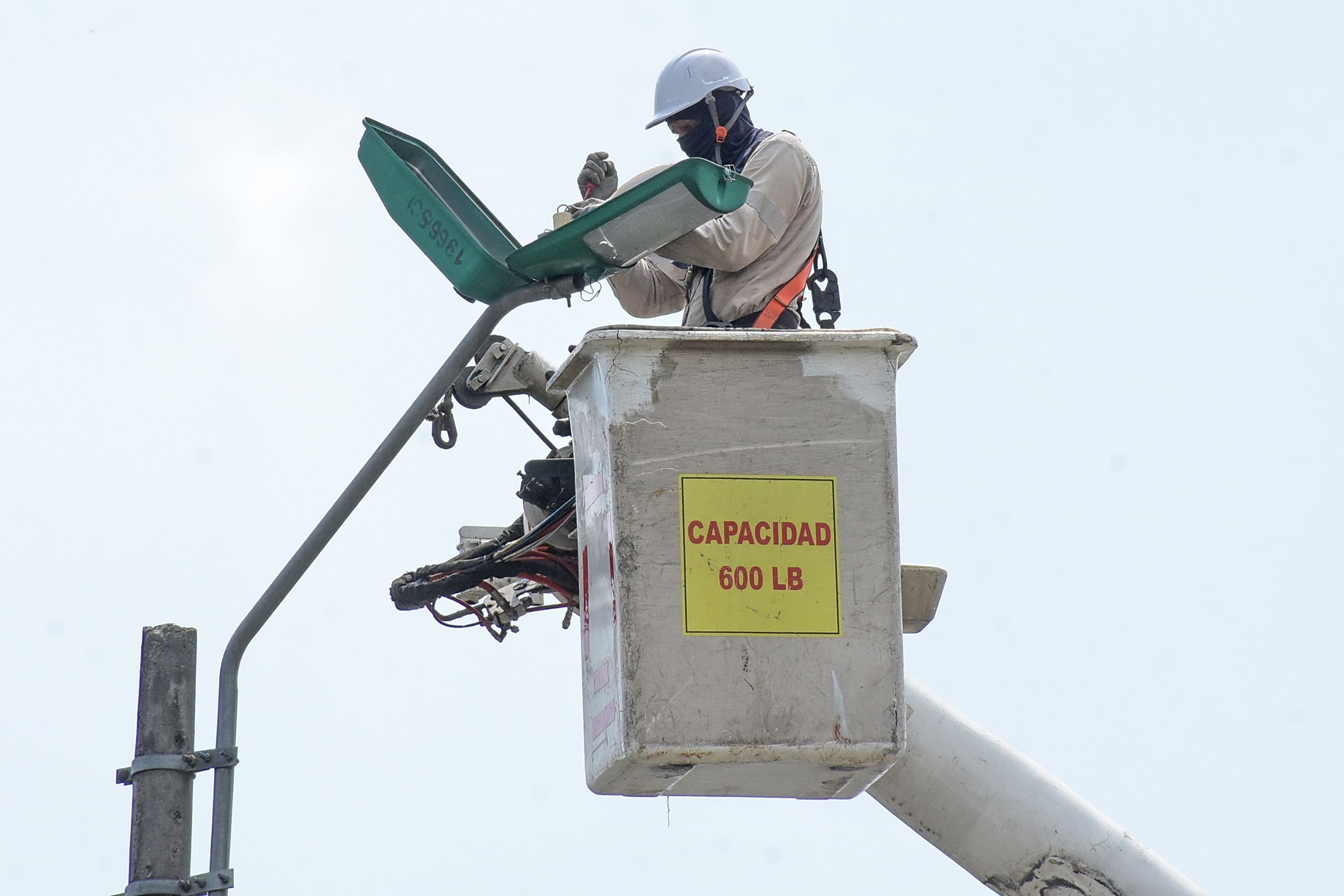 Cambio luminarias sur de Cali
