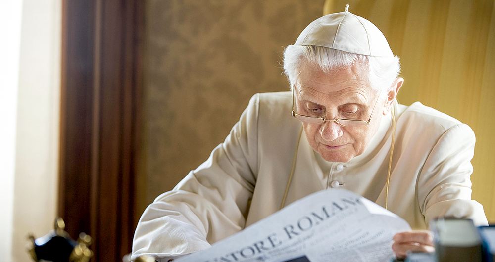 Este caso revive las heridas que han dejado en la Iglesia los cientos de casos de pederastia denunciados contra sacerdotes y pone en entredicho la actuación de Benedicto XVI.