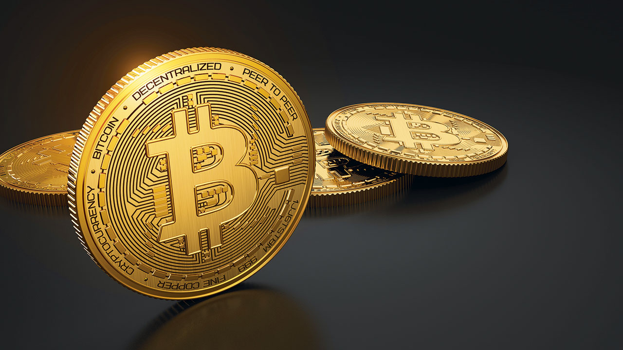 La montaña rusa del bitcoin: en noviembre tuvo su peor mes del año, tras  haber alcanzado en octubre máximos históricos