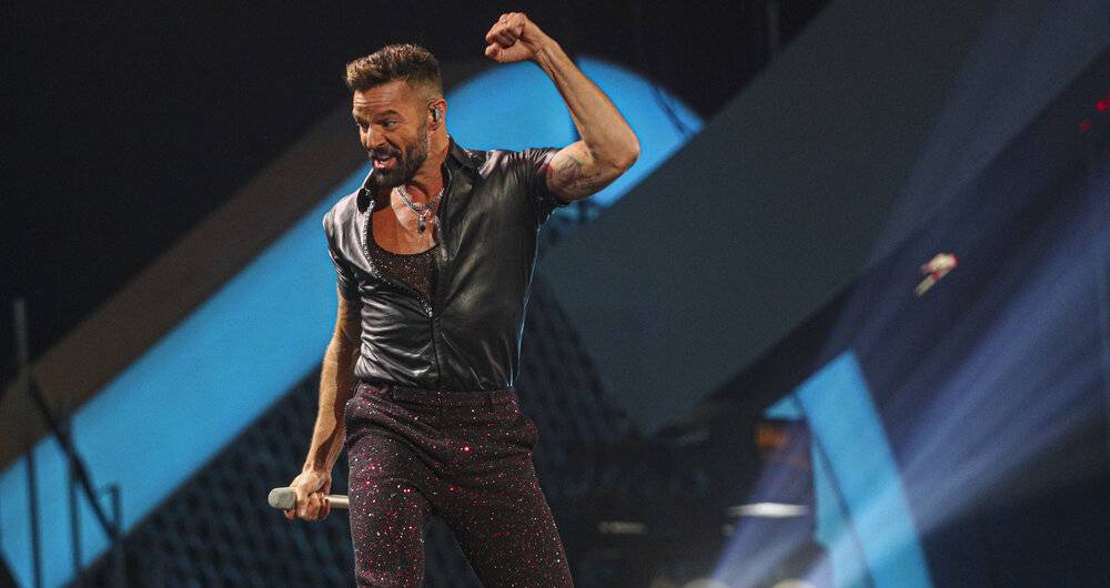 El artista abrió el festival de 2020 con sus mejores éxitos, en medio de las protestas. Foto: AP. 