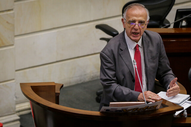 Debate de Control Político del Ministro de Defensa Iván Velázquez que fue solicitado por el partido político Cambio Radical, en el Senado de la República.