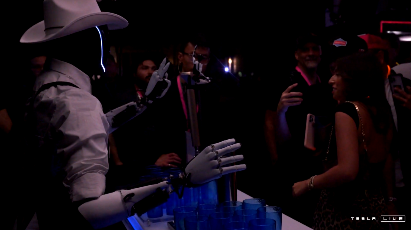 Tesla ha dado un paso adelante en la robótica con su robot humanoide Optimus, diseñado para realizar diferetes tipos de tareas .