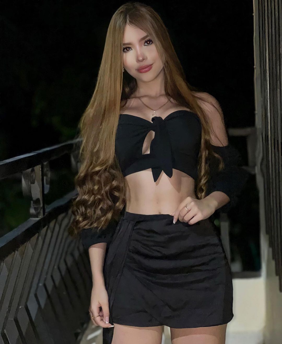 Carolina Gómez, la novia de Yéferson Cossio deja ver su cuerpazo en un  video mientras entrena