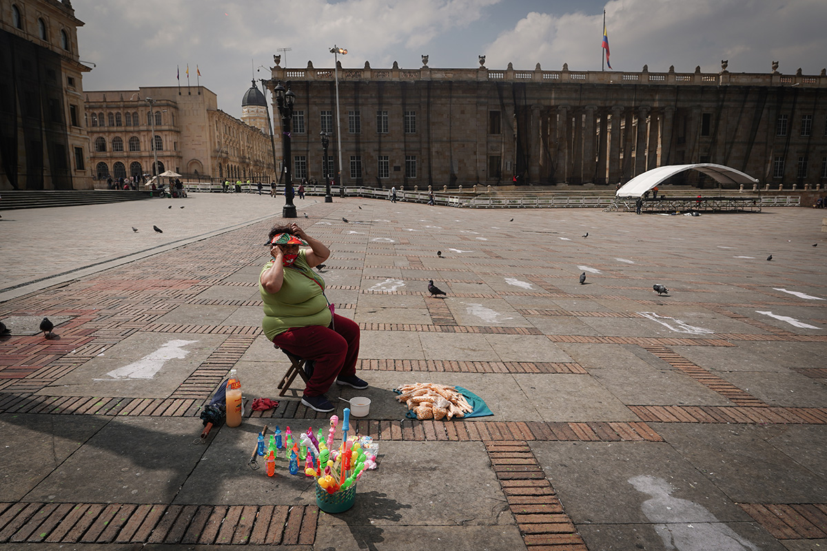 En Colombia, el 75 % de las mujeres entre 25 y 65 años están dentro de las categorías de informalidad más precaria.