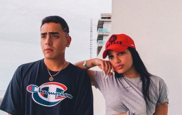 Pareja de influencers colombianos.
