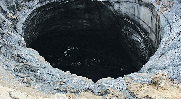 Los cráteres de Siberia que desconciertan a científicos. Este nuevo cráter en el distrito de Taz, en Siberia, tiene un diámetro de unos 14 metros. Foto: The Siberian Times.