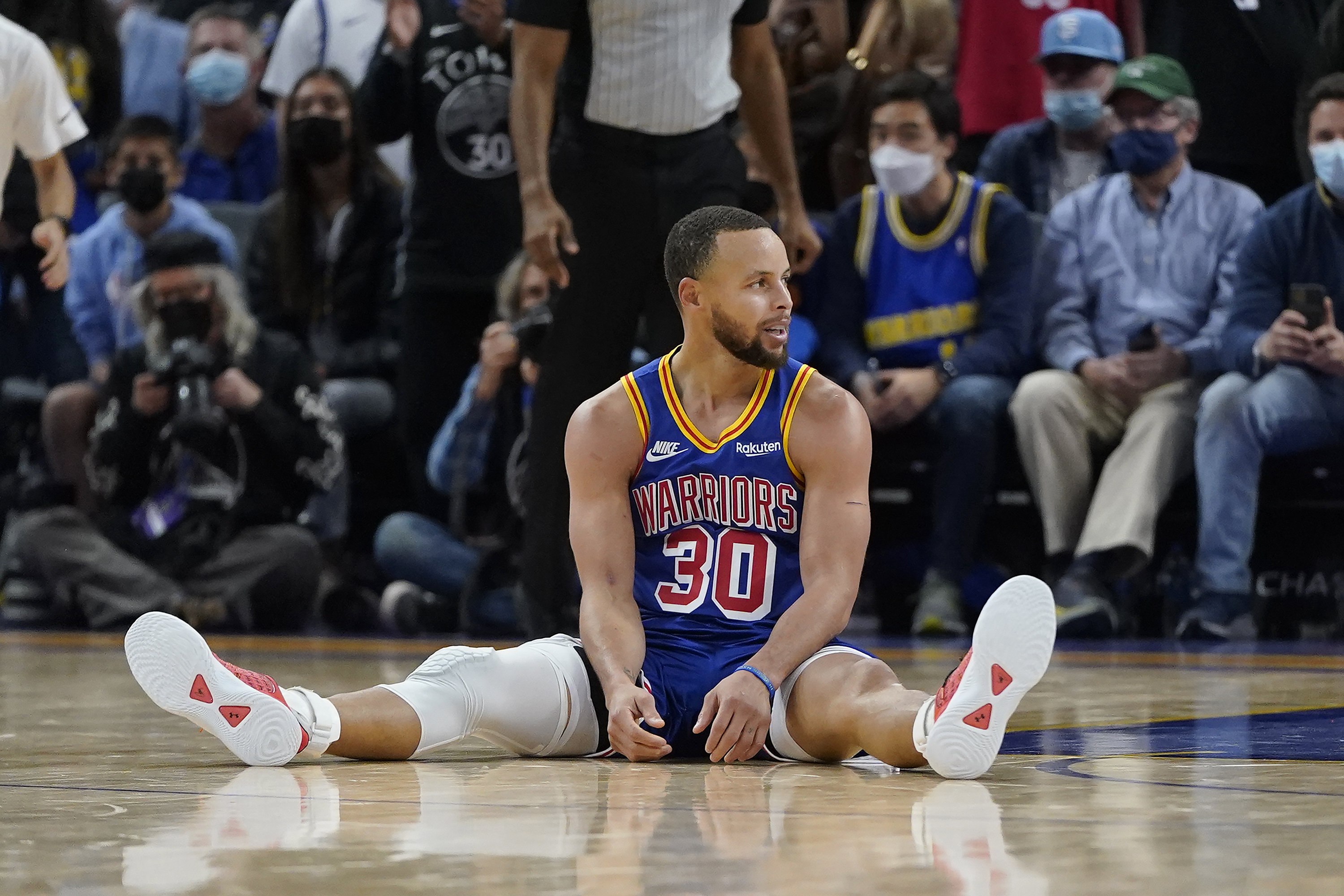 Video | ¡Histórico! Así fue el triple número 3000 de Stephen Curry en la NBA