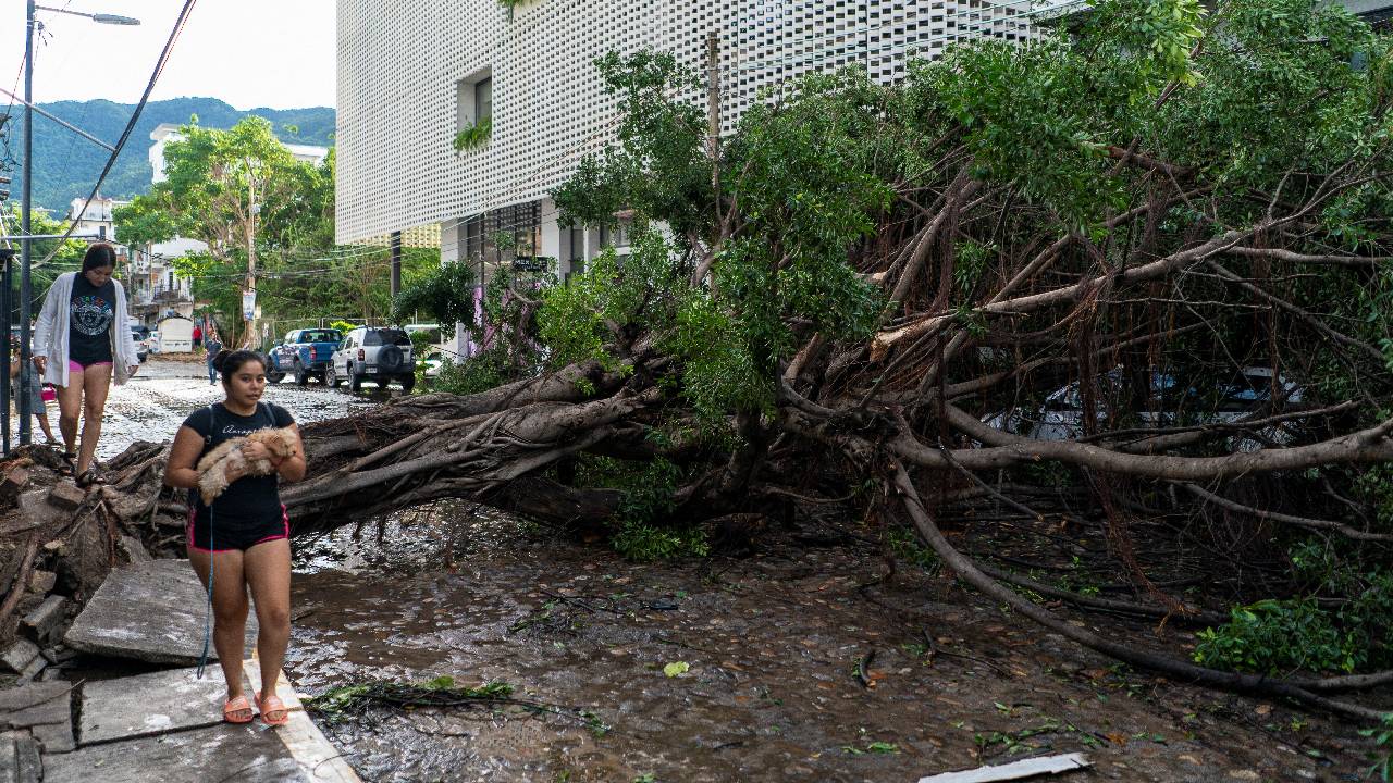 Secuelas del huracán Lidia en Puerto Vallarta.
