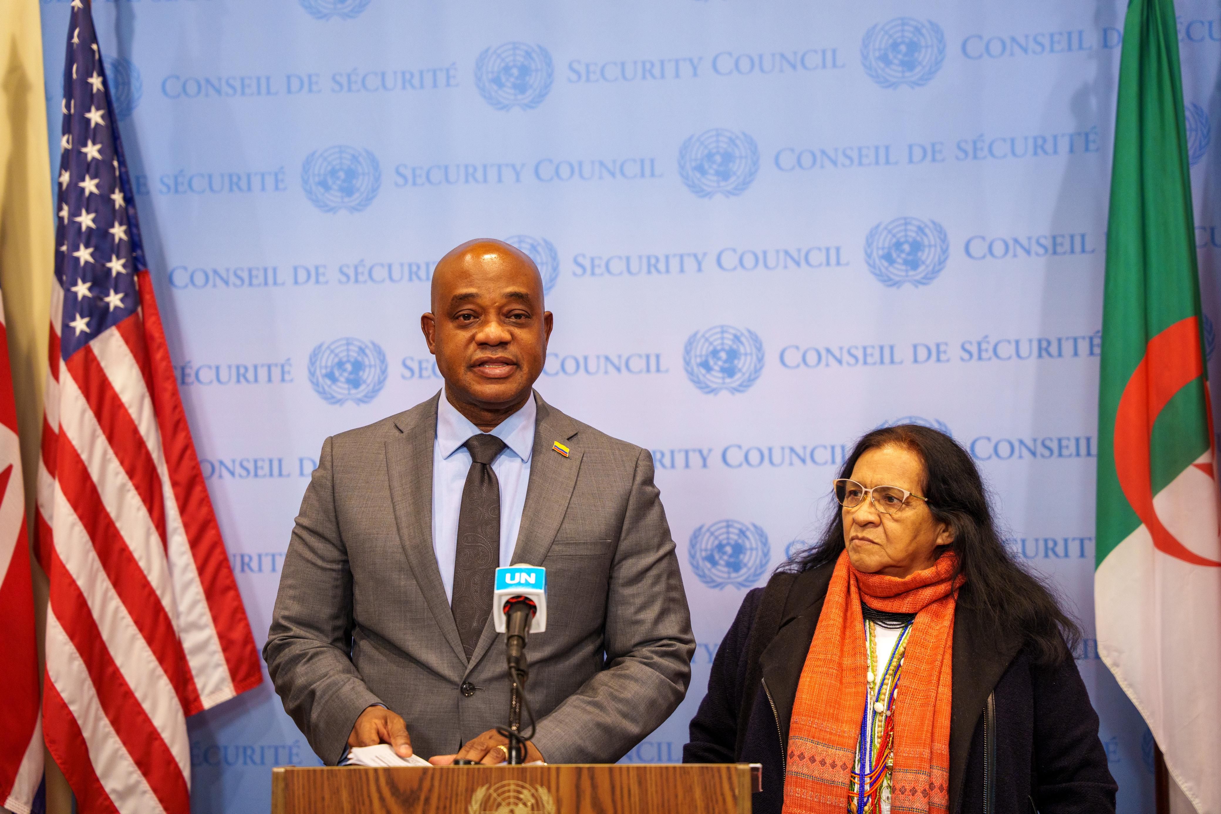 El canciller Luis Gilberto Murillo y la embajadora de Colombia ante la ONU, Leonor Zalabata.