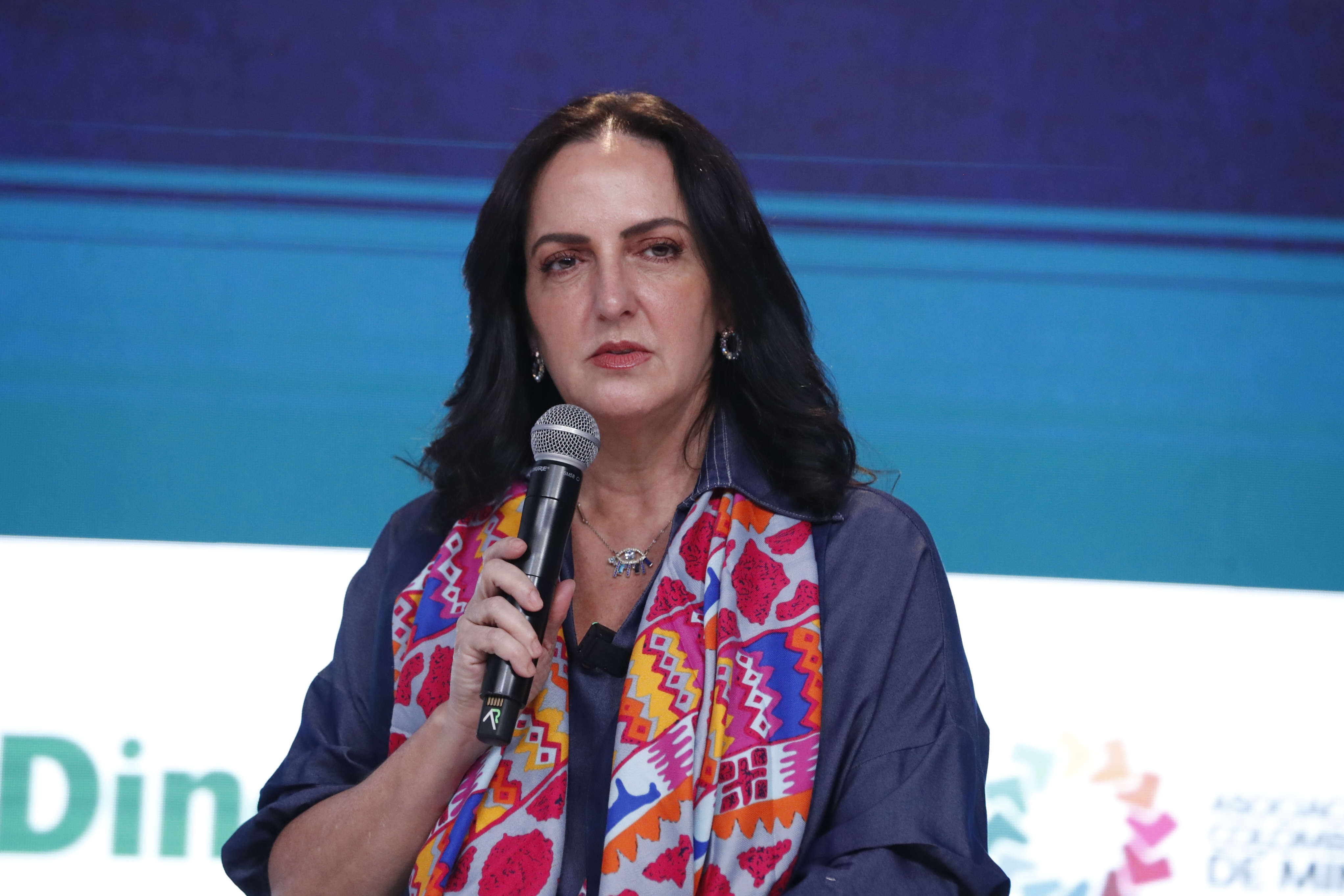 Panel. CONSENSO NACIONAL: ¿CUÁL ES EL CAMINO DE LAS REFORMAS?
María Fernanda Cabal, senadora del Centro Democrático