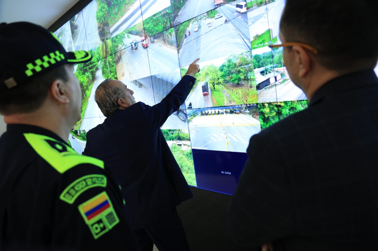 En palabras del ministro de Transporte, Guillermo Francisco Reyes, el compromiso de este puente festivo estará dado en la seguridad vial de todos los colombianos.