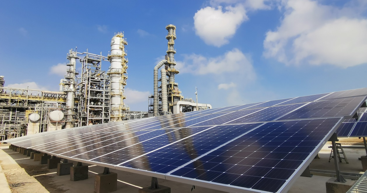 El piloto se ejecutará durante los próximos tres meses y usará aguas industriales de Reficar para producir diariamente 20 kg de hidrógeno verde de alta pureza. Foto: Ecopetrol