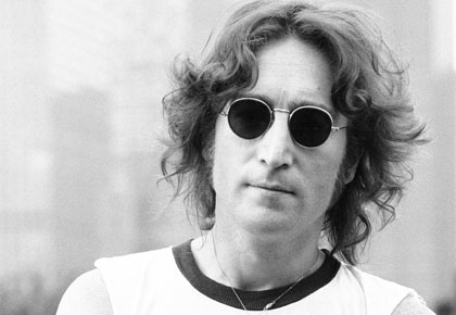 "Algunos de los dibujos pertenecen a una colección que Lennon realizó con motivo de su boda con Yoko Ono".