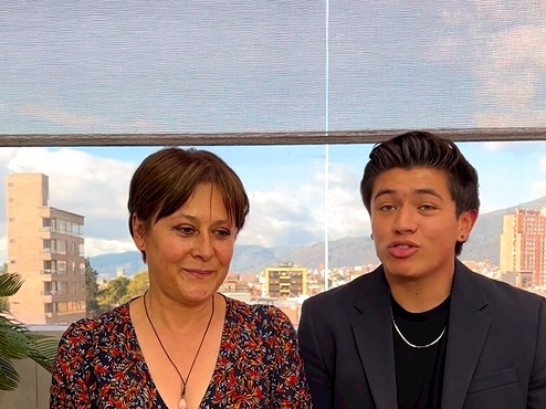 Alina Lozano hace calurosa propuesta a Jim Velásquez