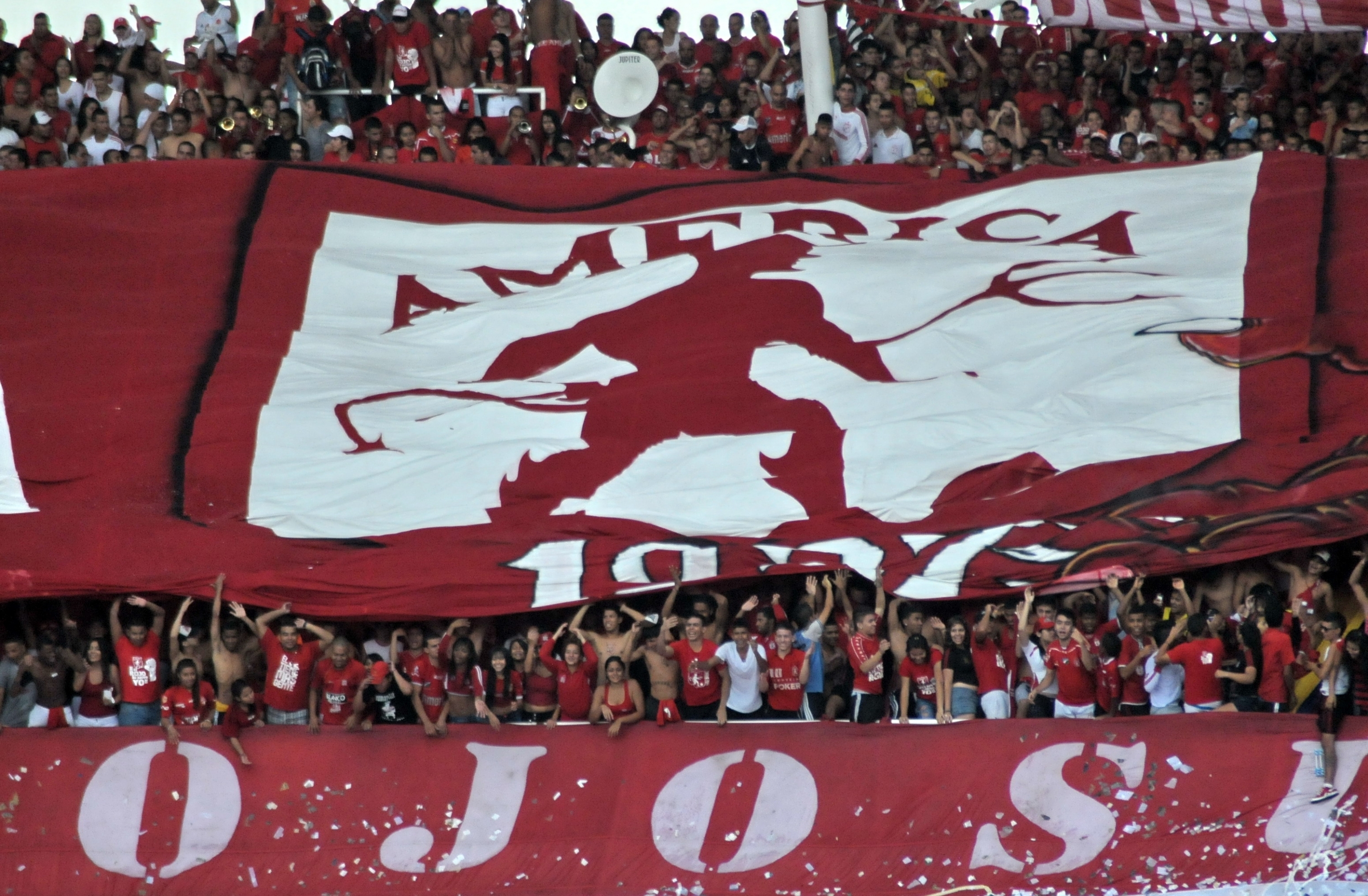 Barras bravas en el fútbol son un negocio en Colombia