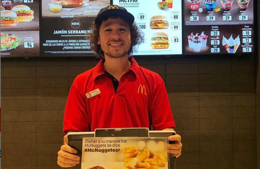 Luisito comunica en McDonalds