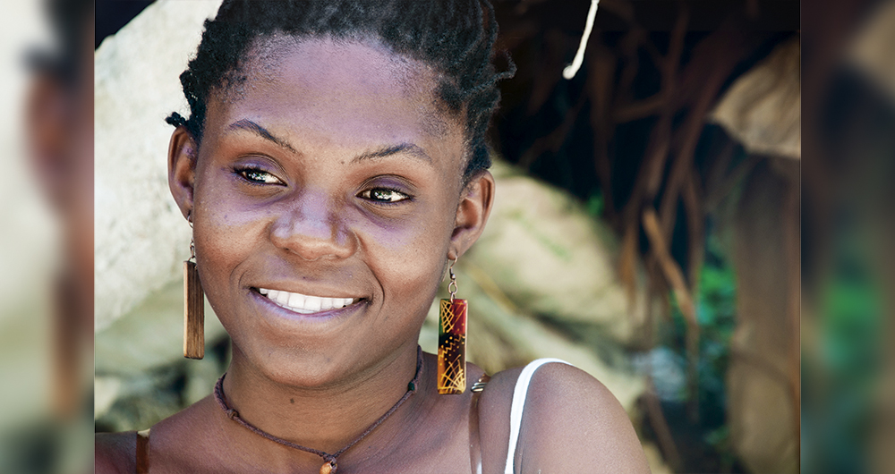 Con un cuantioso y potente material de archivo y un acceso sin precedentes a Francia Márquez, el director Juan Mejía Botero entrega el perfil imperdible de una mujer que a pulso se ganó su espacio en la historia.