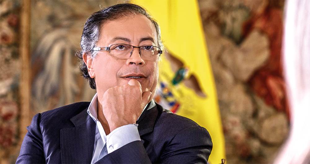    El presidente Gustavo Petro ha recibido las alertas por la intención de grupos armados de afectar las elecciones en octubre. 