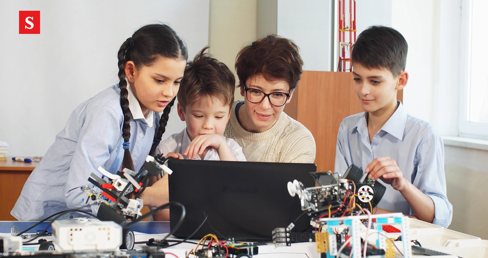 La Encuesta de Calidad de Vida del DANE reveló que en 2019 el 52 por ciento de los hogares del país tenía acceso a internet en las zonas urbanas y el 21 por ciento en las áreas rurales.