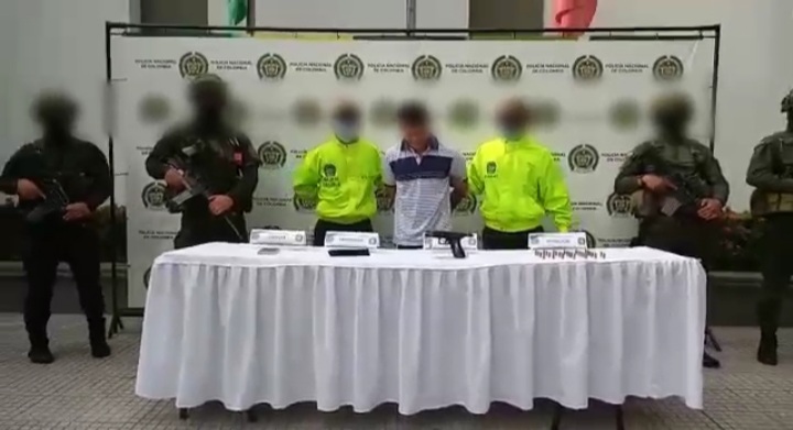 Alias “PANADERO”, quien tendría una trayectoria criminal de más de ocho años en el Grupo Armado Organizado, responsable de coordinar y ejecutar aproximadamente 19 homicidios