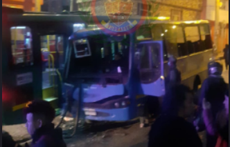Un bus del Sitp chocó contra un alimentador en el barrio Juan Pablo II, en Ciudad Bolívar.