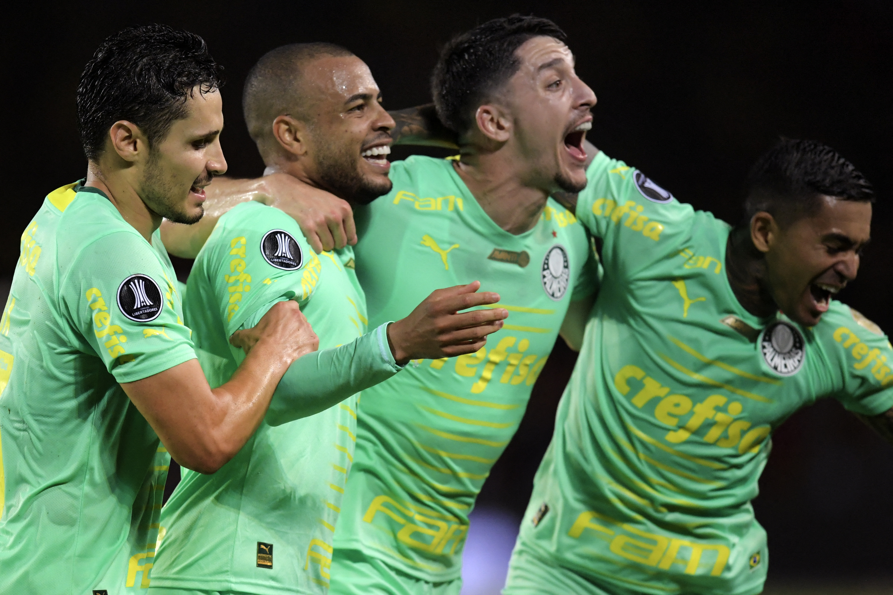 Angelo Rodriguez of Colombia's Deportivo Pereira, left, heads the ball as  Murilo of Brazil's Palmeiras pressures him during a Copa Libertadores  quarterfinal second leg soccer match at Allianz Parque stadium in Sao