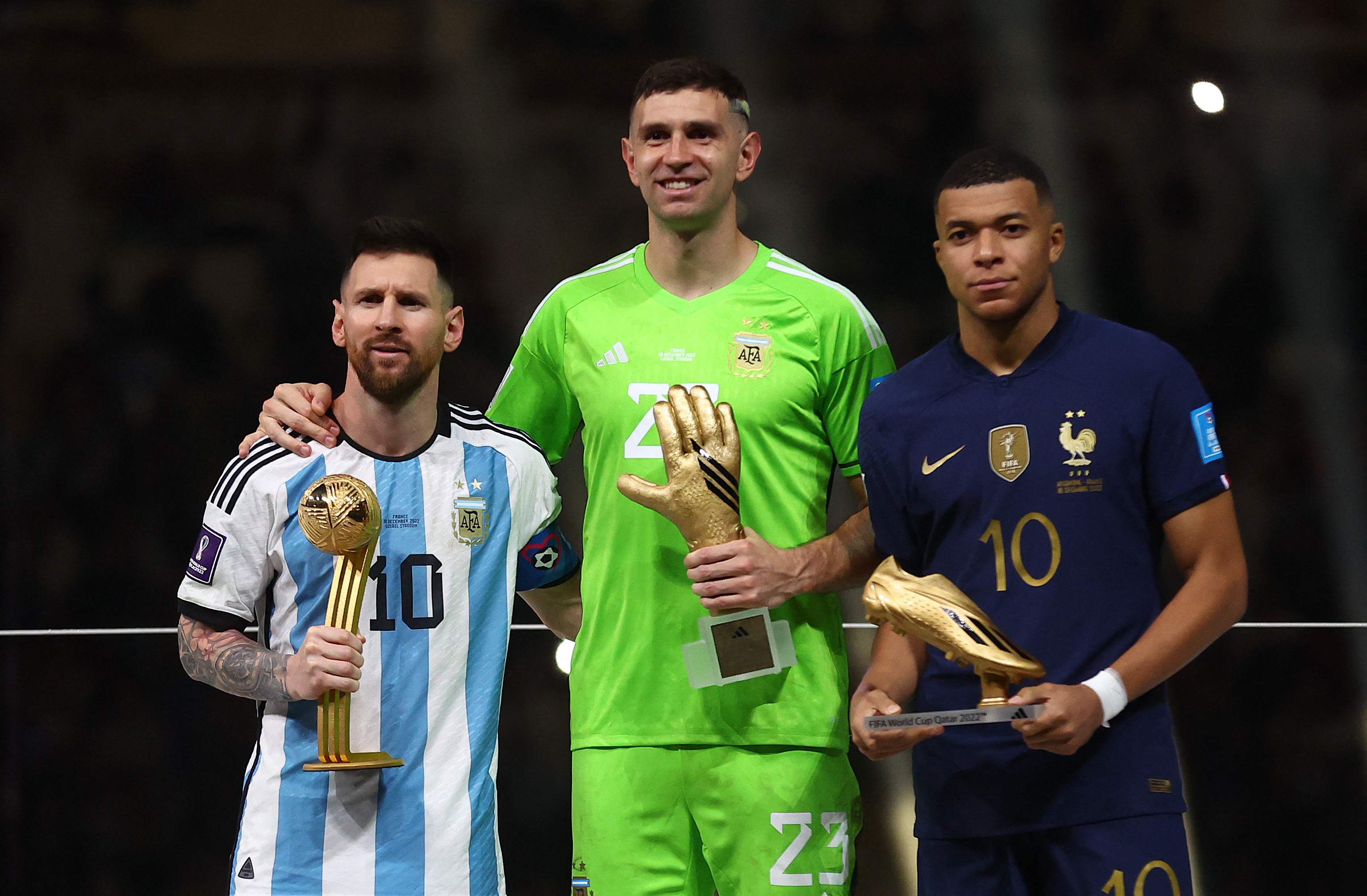 Lionel Messi y sus compañeros presentan nueva camiseta de Selección de  Argentina para Qatar 2022