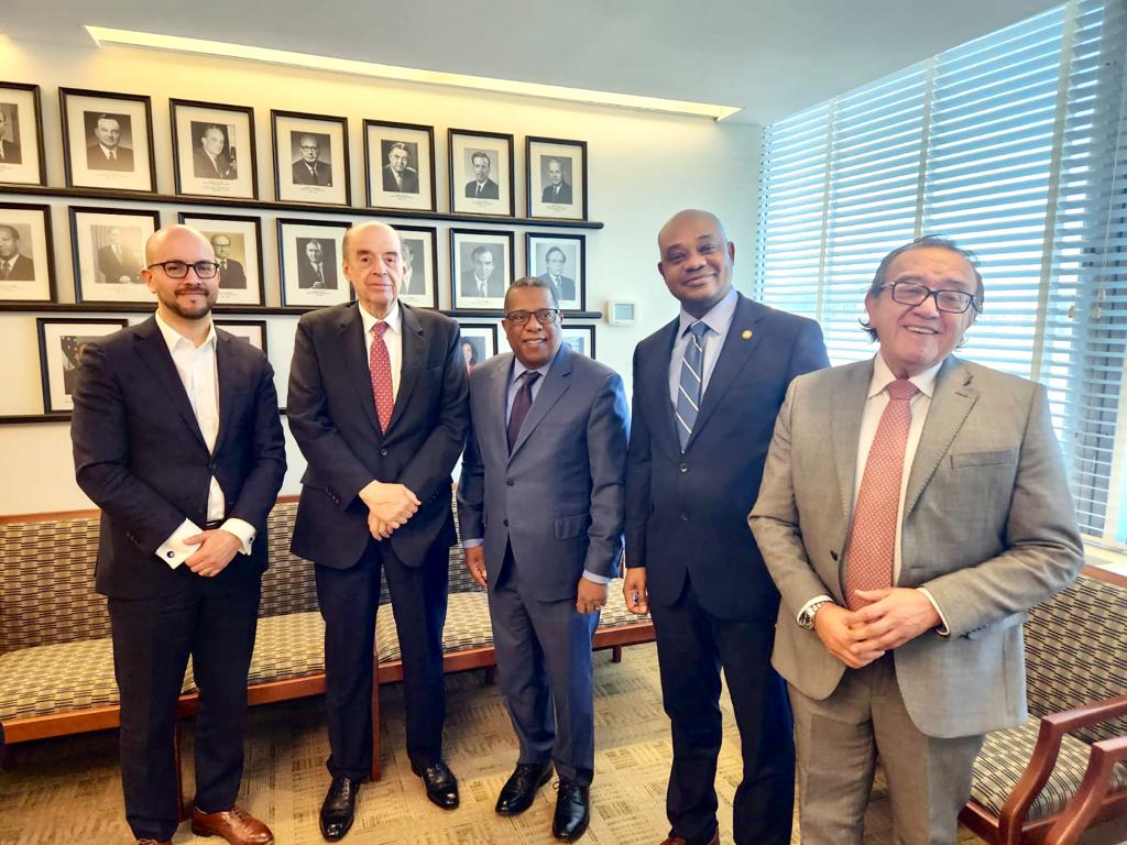 El canciller, Álvaro Leyva, durante sus reuniones en Washington.