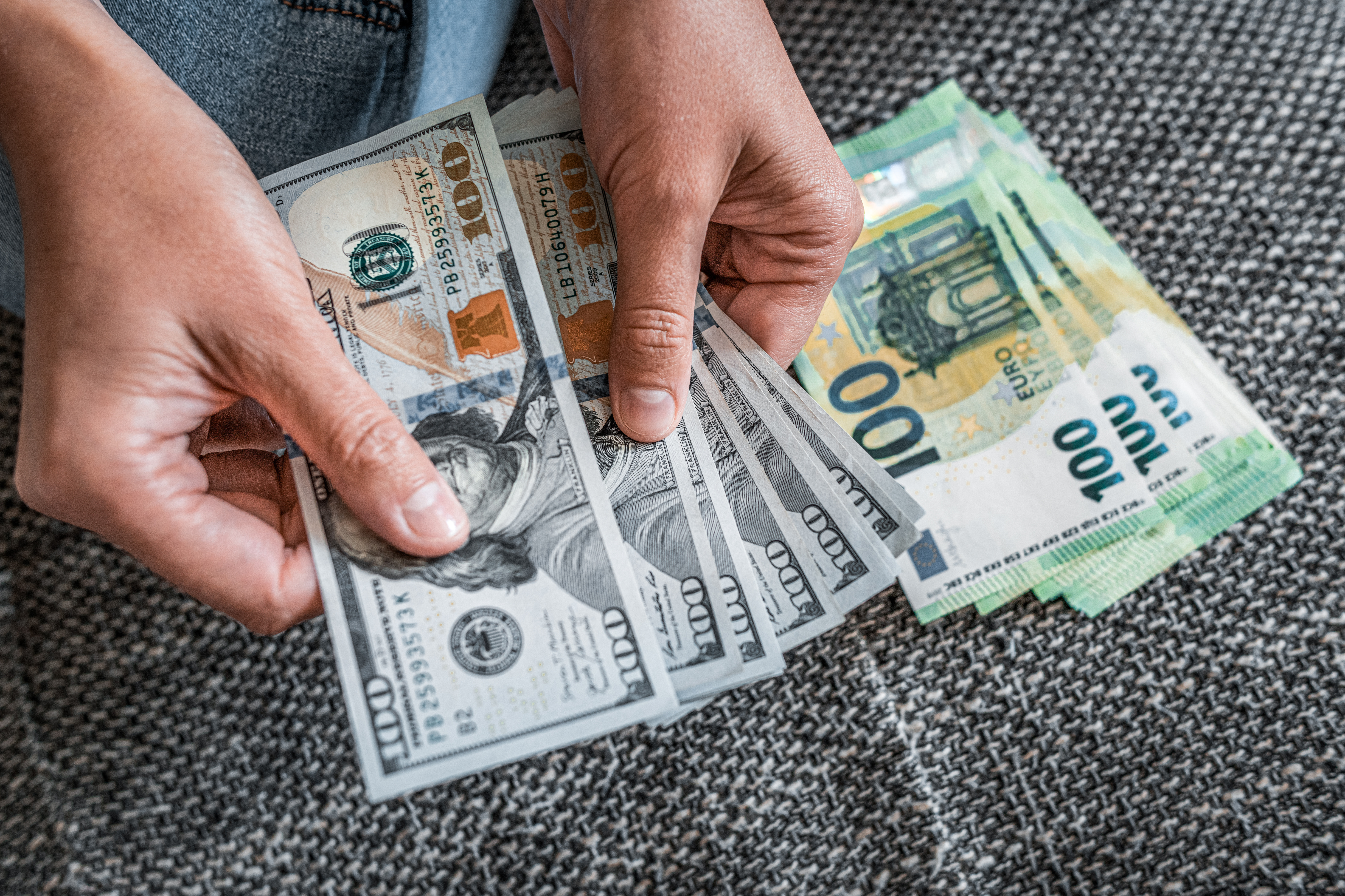 Remesas dólares pesos