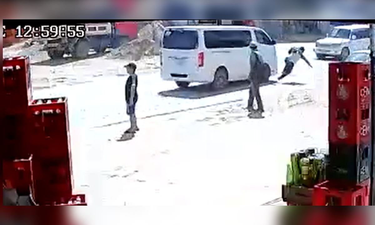 Conductor de Minivan fingió ayudar a niño que atropelló, pero realmente lo abandonó en un parque con una costilla rota.