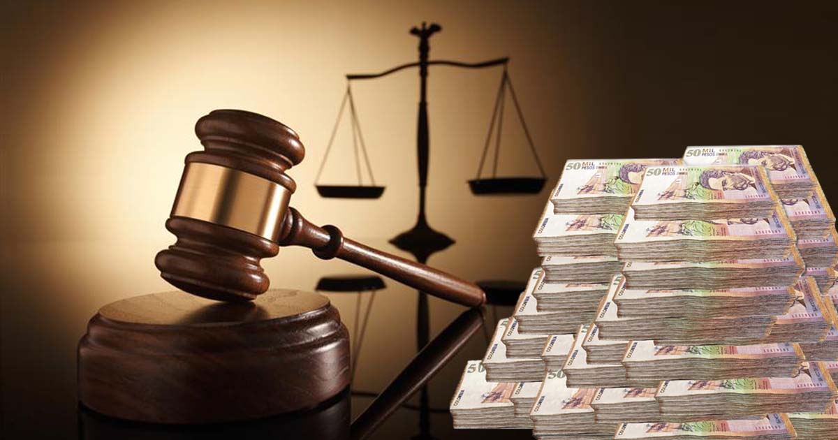 Asimismo, la Corte determinó que no es necesario adelantar ningún procedimiento para el reajuste de las pensiones al tope máximo.