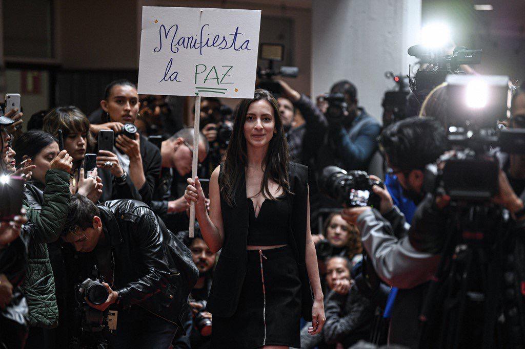 Manifiesta es una marca creada por jóvenes universitarias que decidieron aliarse con excombatientes de Icononzo, Tolima, y apostarle al fortalecimiento de la paz en Colombia.