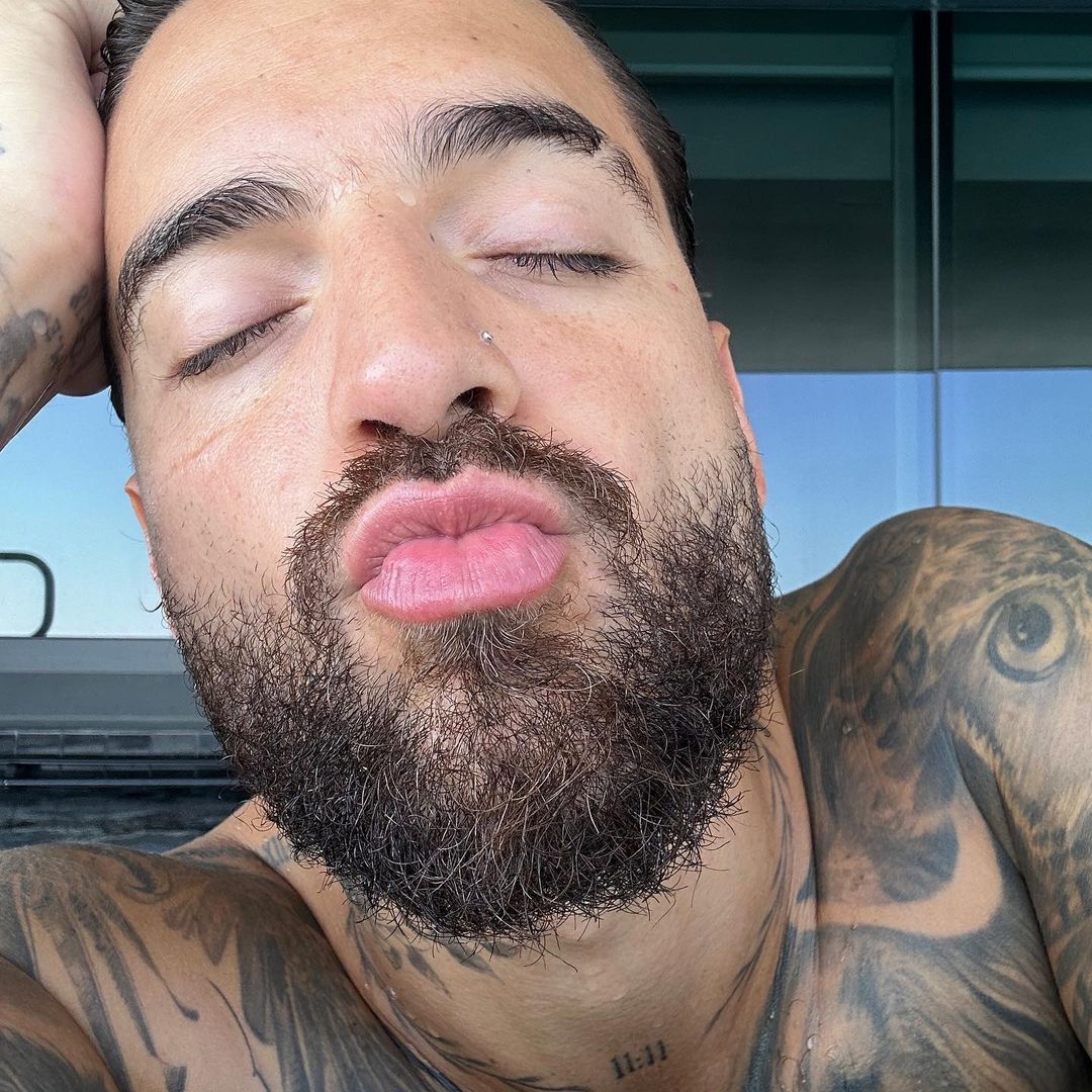 Maluma le muestra por accidente sus partes íntimas a sus seguidores