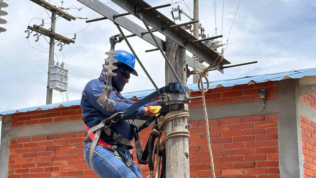 La electrificadora adelanta trabajos de preventivos en redes eléctricas.
